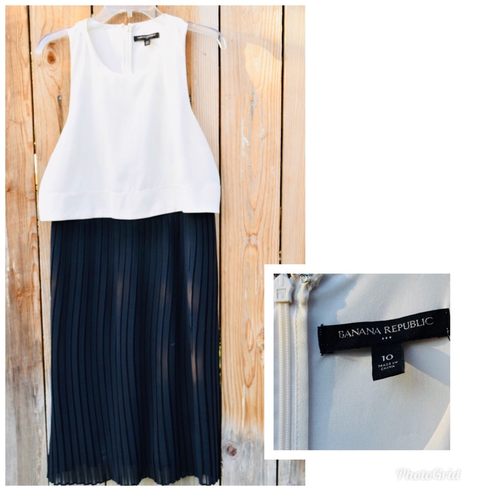 Banana Republic Pleated Dress Size 10
